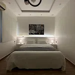 Modern & Cozy Apartment - 2