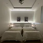 Modern & Cozy Apartment - 2